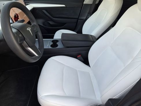 Used 2021 Tesla Model 3 Performance image 13