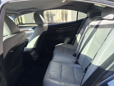 Used 2015 Lexus ES 350 w/ Luxury Package image 31