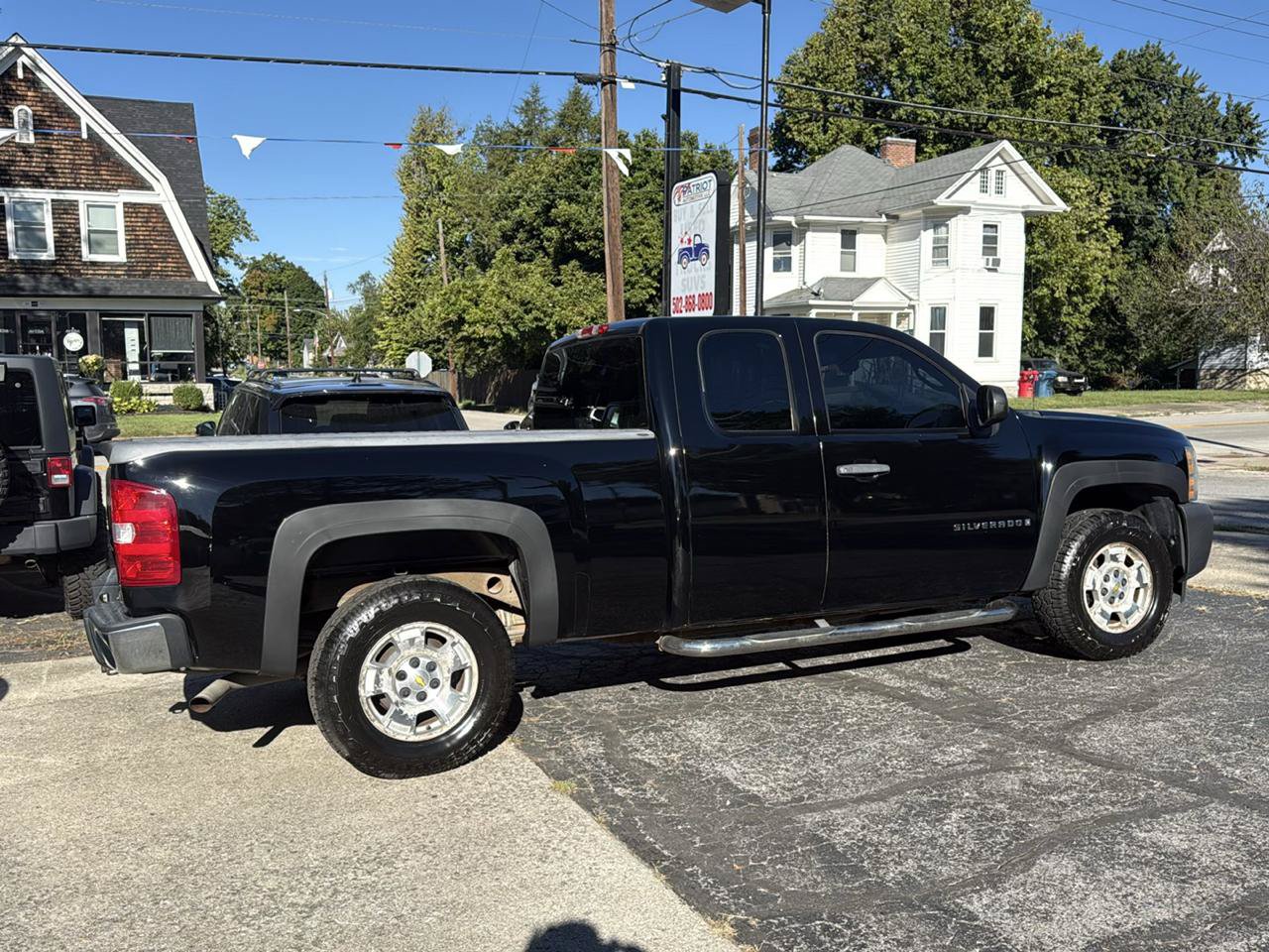 Used 2009 Chevrolet Silverado 1500 W/T RWD image 2