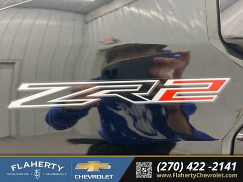 Used 2023 Chevrolet Colorado ZR2 w/ ZR2 Convenience Package III image 18