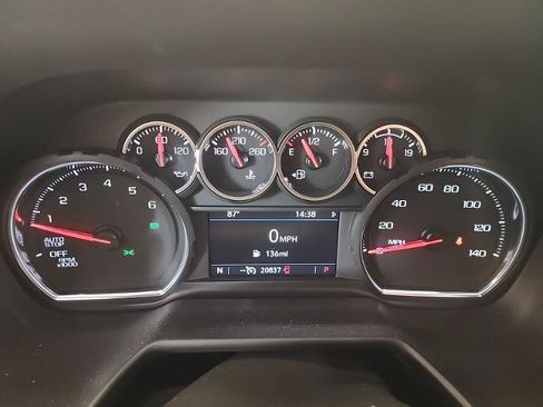 Used 2024 Chevrolet Suburban LS RWD image 5