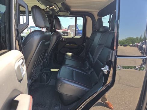Used 2021 Jeep Gladiator Rubicon AWD/4WD image 12