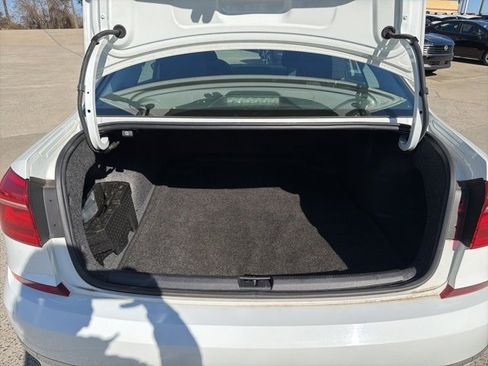 Used 2016 Volkswagen Passat 1.8T S image 12