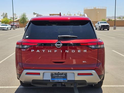 Used 2025 Nissan Pathfinder SL w/ SL Premium Package FWD image 4