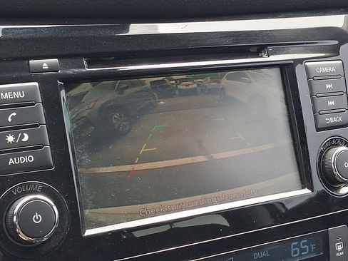 Used 2019 Nissan Rogue SV AWD/4WD image 16