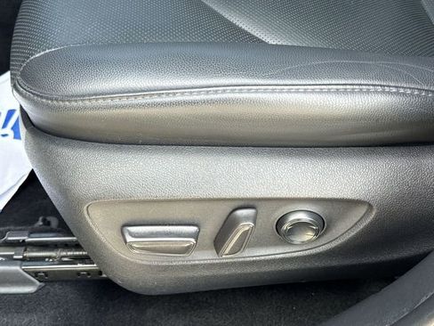 Used 2021 Toyota Highlander Platinum image 13