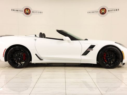 Used 2019 Chevrolet Corvette Grand Sport RWD image 2