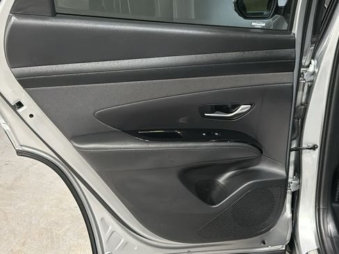Used 2025 Hyundai Tucson Limited AWD/4WD image 19