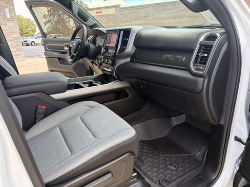 Used 2025 RAM 1500 Big Horn AWD/4WD image 37