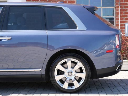 Certified 2023 Rolls-Royce Cullinan w/ Cullinan Package AWD/4WD image 20