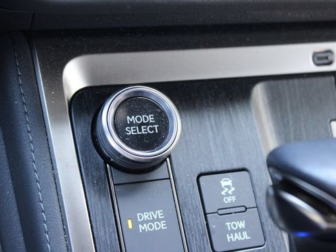 Used 2024 Lexus GX 550 w/ Accessory Package (Z1) AWD/4WD image 21
