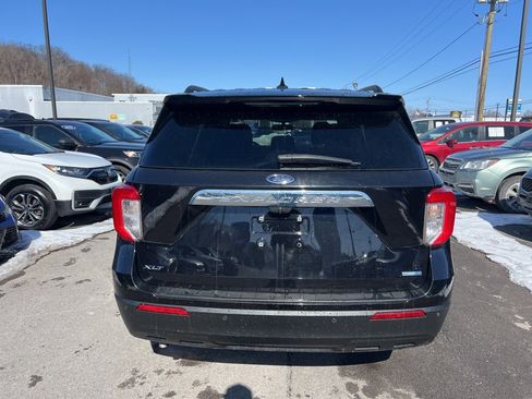 Used 2020 Ford Explorer XLT w/ Comfort Package image 4