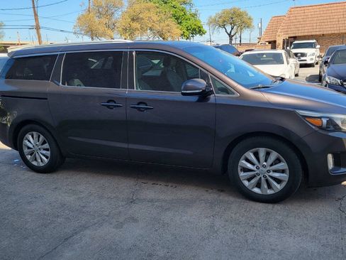 Used 2015 Kia Sedona EX w/ EX Premium Package FWD image 4