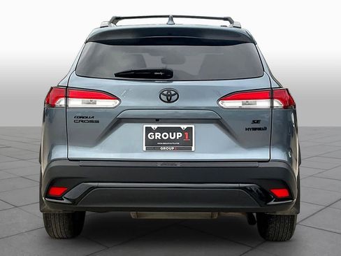Used 2024 Toyota Corolla Cross SE image 5