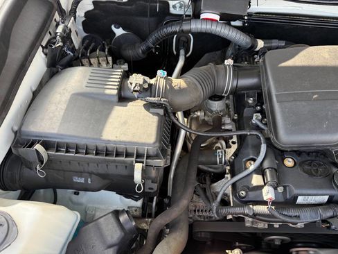 Used 2019 Toyota Tacoma SR image 10