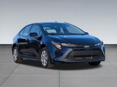 Used 2022 Toyota Corolla LE image 8