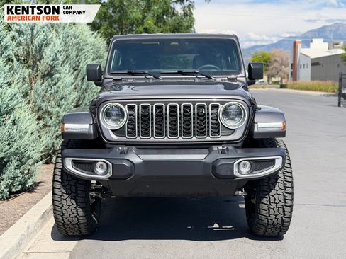 Used 2026 Jeep Wrangler Unlimited Sahara AWD/4WD image 3
