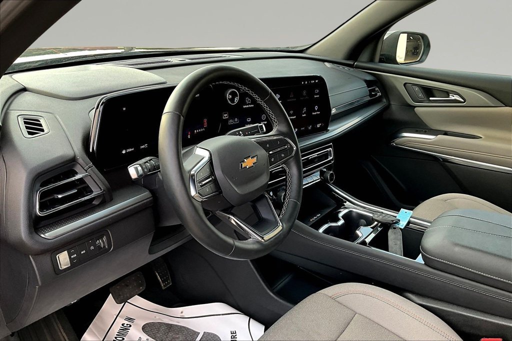 Used 2026 Chevrolet Traverse LT w/ Driver Confidence Package AWD/4WD image 19