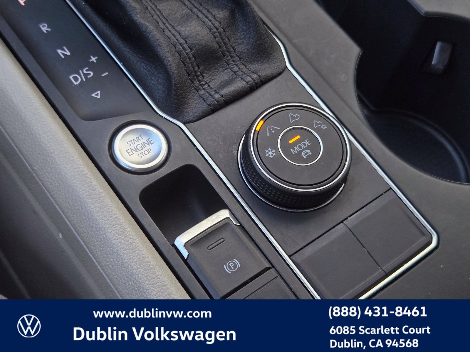 Used 2018 Volkswagen Atlas SE w/ R-Line Package AWD/4WD image 17