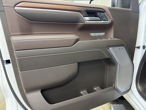 Used 2024 GMC Sierra 1500 Denali w/ Denali Reserve Package image 9