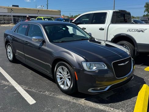 Used 2019 Chrysler 300 Touring L w/ Quick Order Package 22F RWD image 1