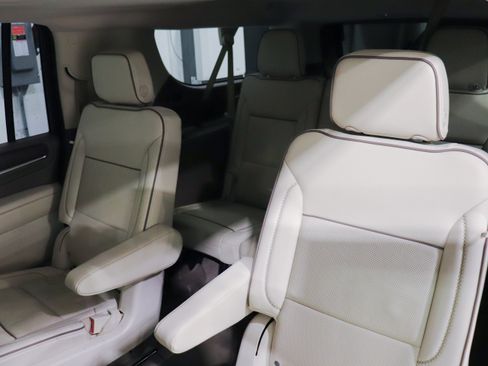 Used 2021 GMC Yukon XL Denali w/ Denali Ultimate Package image 20