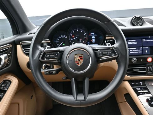 Certified 2024 Porsche Macan image 19