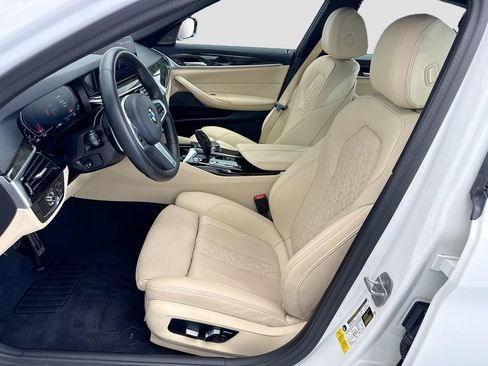Used 2023 BMW 530i w/ M Sport Package RWD image 18