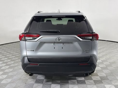 Used 2021 Toyota RAV4 XLE w/ Convenience Package AWD/4WD image 4