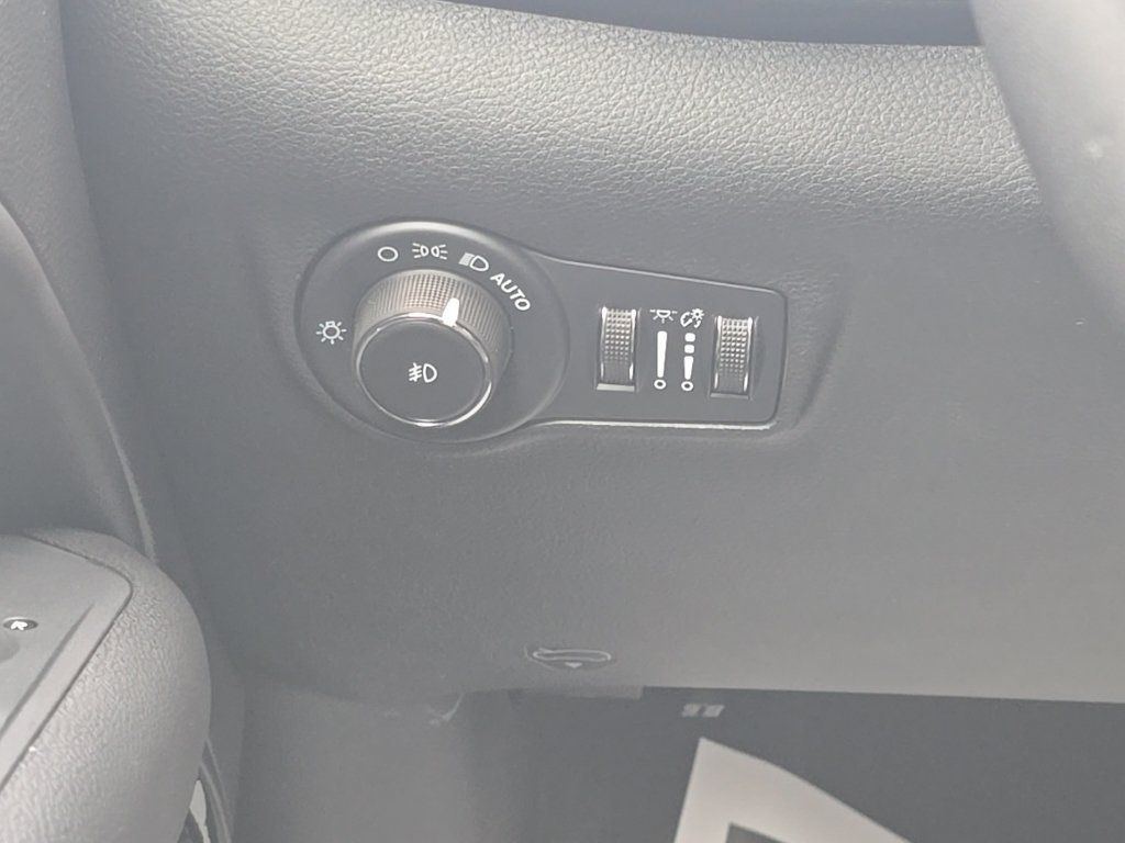 New 2026 Jeep Compass Limited AWD/4WD image 25