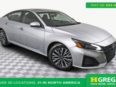 Used 2023 Nissan Altima 2.5 SV w/ SV Premium Package