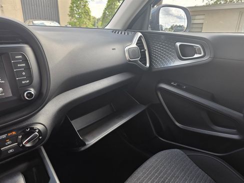 Used 2020 Kia Soul S image 23