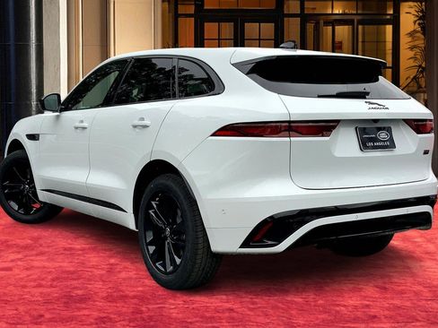 New 2026 Jaguar F-PACE R-Dynamic S image 2