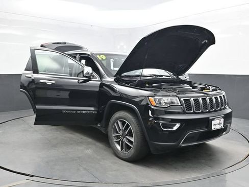 Used 2019 Jeep Grand Cherokee Limited AWD/4WD image 50