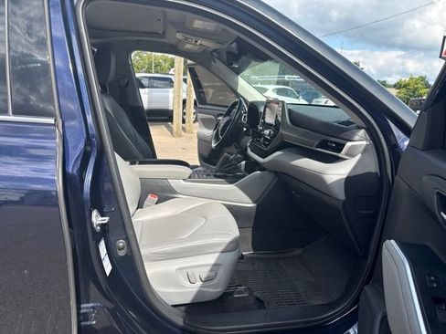 Used 2020 Toyota Highlander XLE w/ Protection Package #3 AWD/4WD image 16