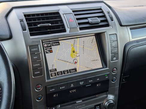 Used 2016 Lexus GX 460 image 18