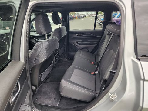 Certified 2025 Jeep Grand Cherokee Laredo X w/ Luxury Tech Group I image 32