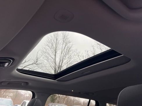 Used 2023 Jeep Grand Cherokee L Laredo w/ Trailer Tow Group (B) image 5