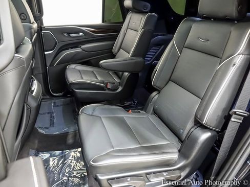 Certified 2022 Cadillac Escalade Premium Luxury image 10