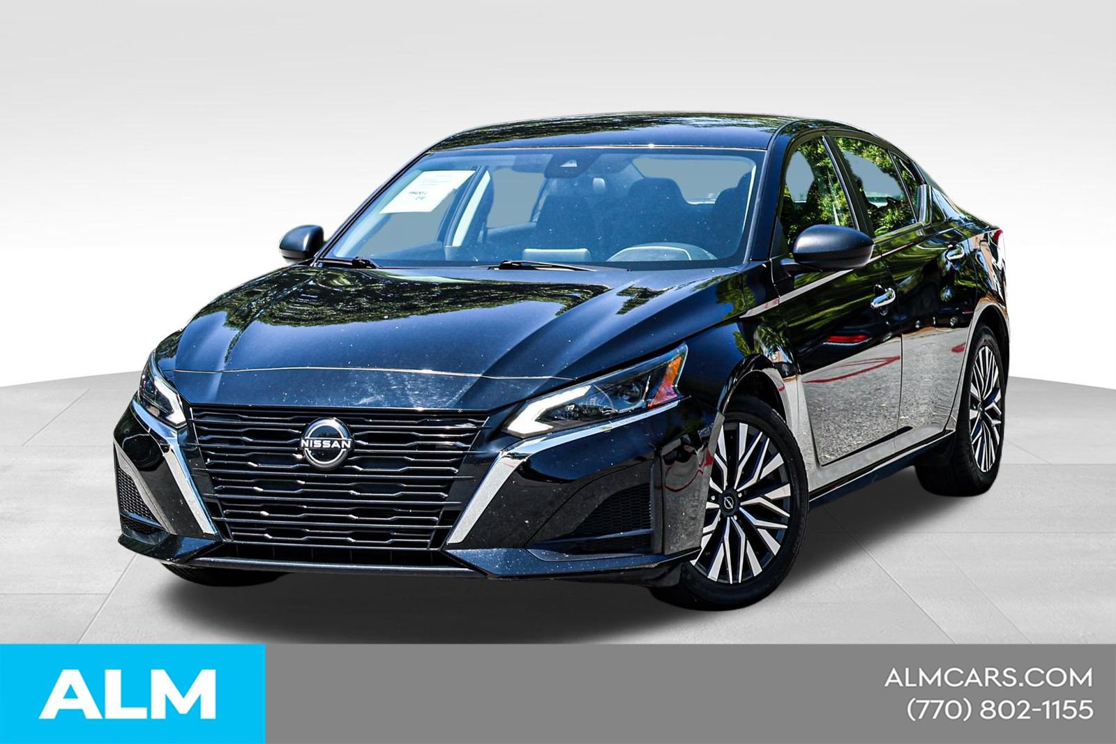 Used 2024 Nissan Altima 2.5 SV FWD image 1