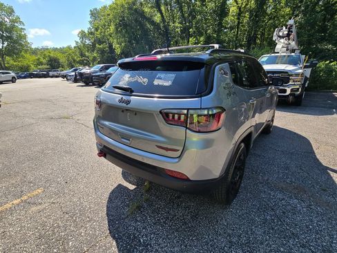 Used 2023 Jeep Compass Trailhawk AWD/4WD image 7