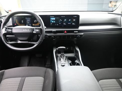 Used 2026 Kia Sorento LX FWD image 9