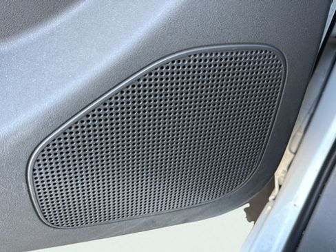 Used 2019 Nissan Frontier SV RWD image 11