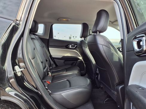 Used 2022 Jeep Compass Limited image 31