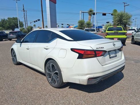 Certified 2025 Nissan Altima 2.5 SR image 4