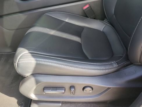 Used 2025 Honda Pilot EX-L image 15