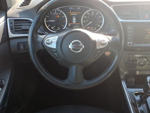 Used 2019 Nissan Sentra SR image 5