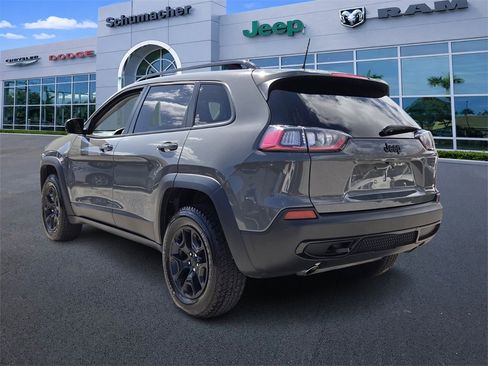 Certified 2022 Jeep Cherokee Latitude w/ Sun & Sound Group image 5