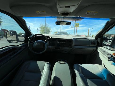 Used 2004 Ford F250 XLT image 26