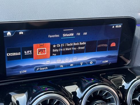 Certified 2025 Mercedes-Benz GLA 250 4MATIC image 18